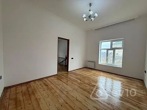 Satılır 5 otaqlı həyət evi 240 m²