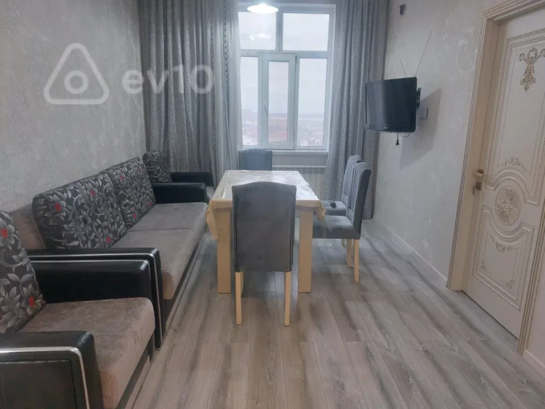 Kirayə verilir 3 otaqlı yeni tikili 75 m²