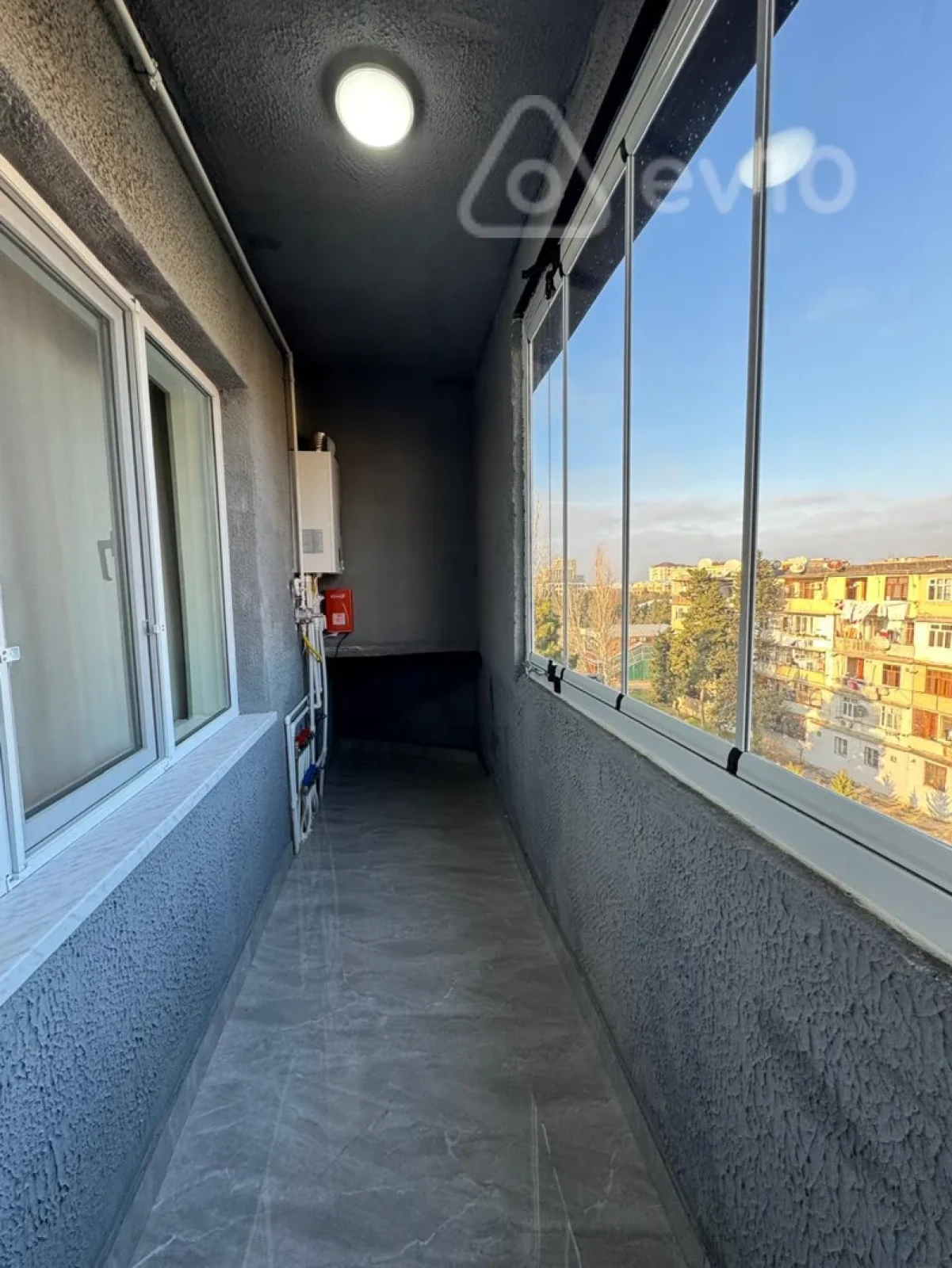Satılır 2 otaqlı köhnə tikili 55 m²