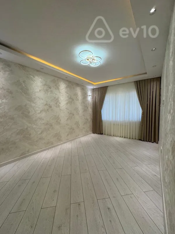 Satılır 2 otaqlı köhnə tikili 55 m²
