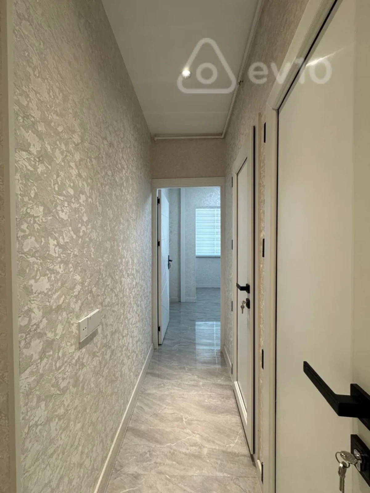 Satılır 2 otaqlı köhnə tikili 55 m²