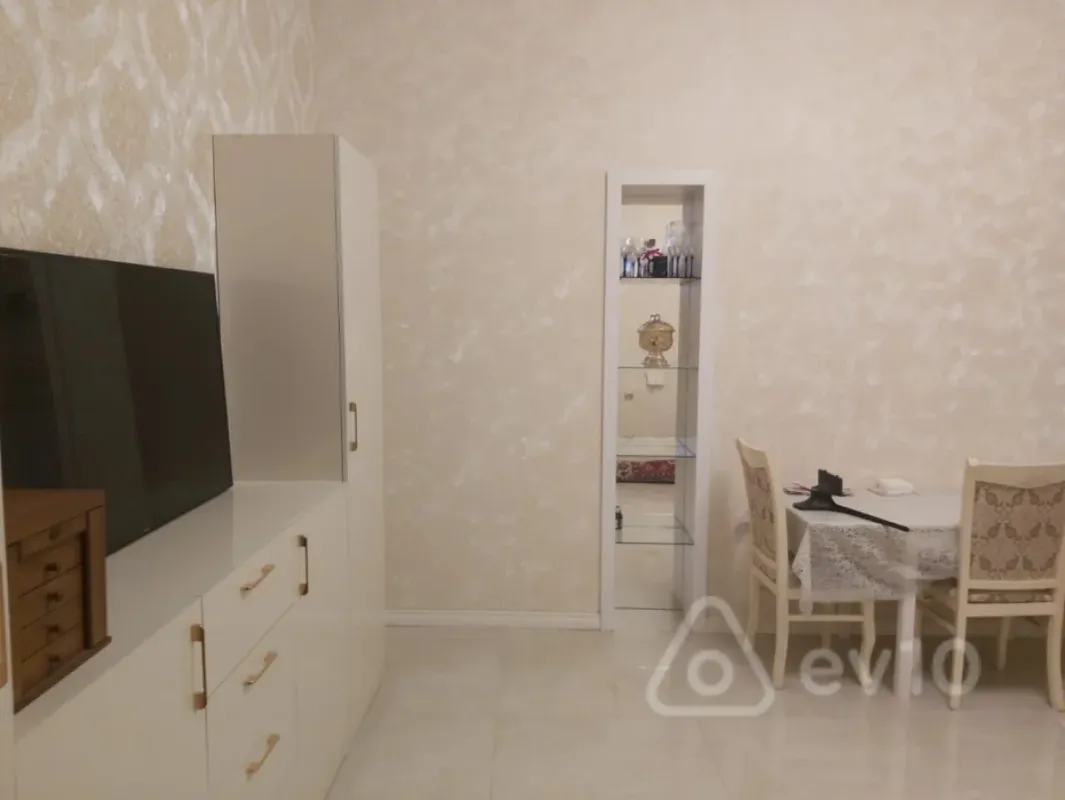 Kirayə verilir 2 otaqlı yeni tikili 50 m²