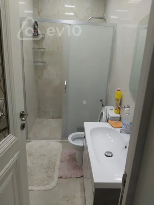 Kirayə verilir 2 otaqlı yeni tikili 50 m²
