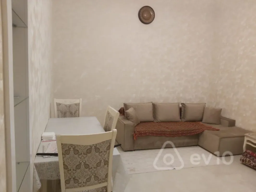 Kirayə verilir 2 otaqlı yeni tikili 50 m²