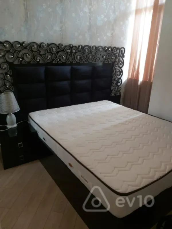 Kirayə verilir 2 otaqlı yeni tikili 50 m²