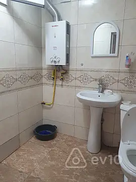 Kirayə verilir 3 otaqlı köhnə tikili 65 m²