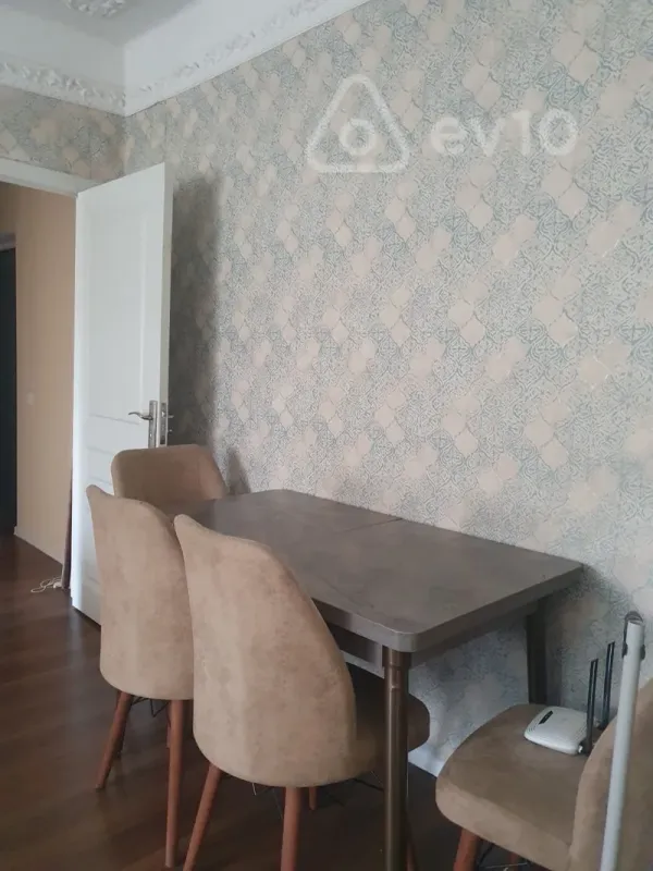 Kirayə verilir 3 otaqlı köhnə tikili 65 m²