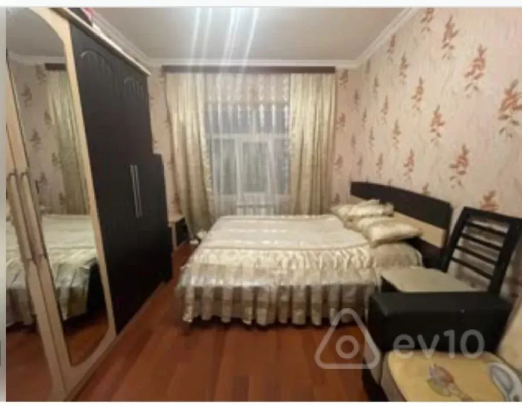 Satılır 3 otaqlı köhnə tikili 60 m²