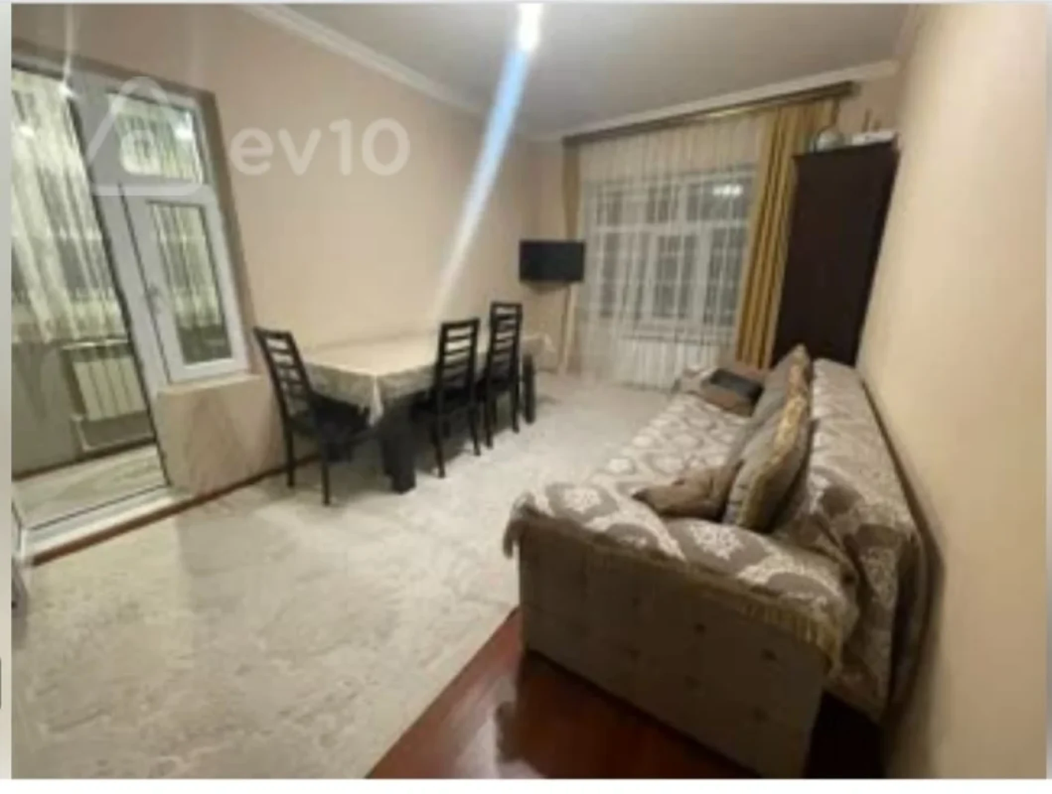 Satılır 3 otaqlı köhnə tikili 60 m²