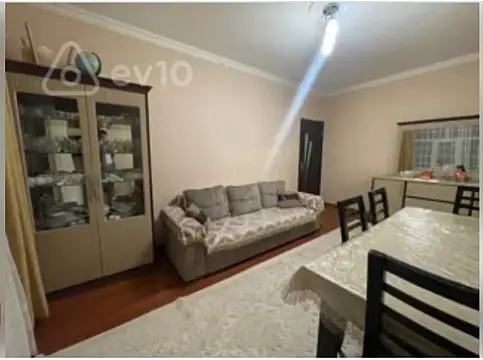 Satılır 3 otaqlı köhnə tikili 60 m²