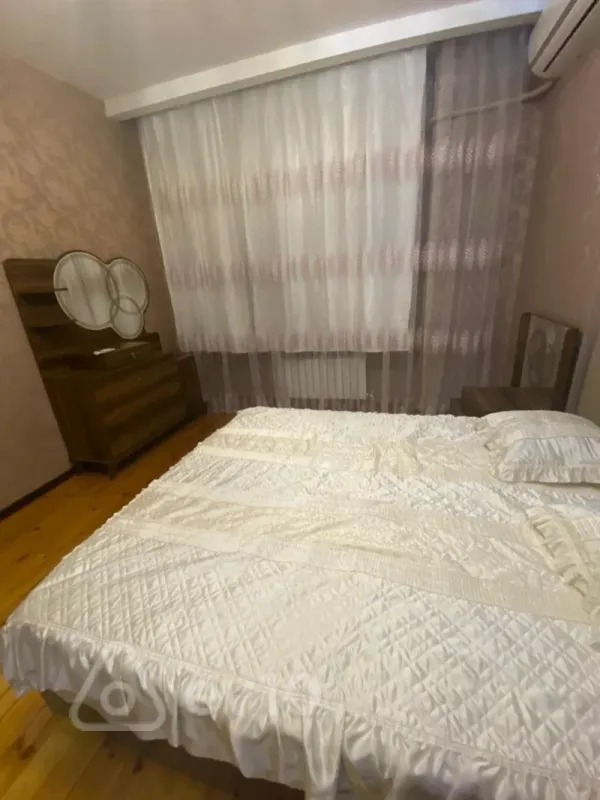 Kirayə verilir 2 otaqlı yeni tikili 75 m²