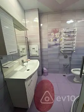 Kirayə verilir 2 otaqlı yeni tikili 75 m²