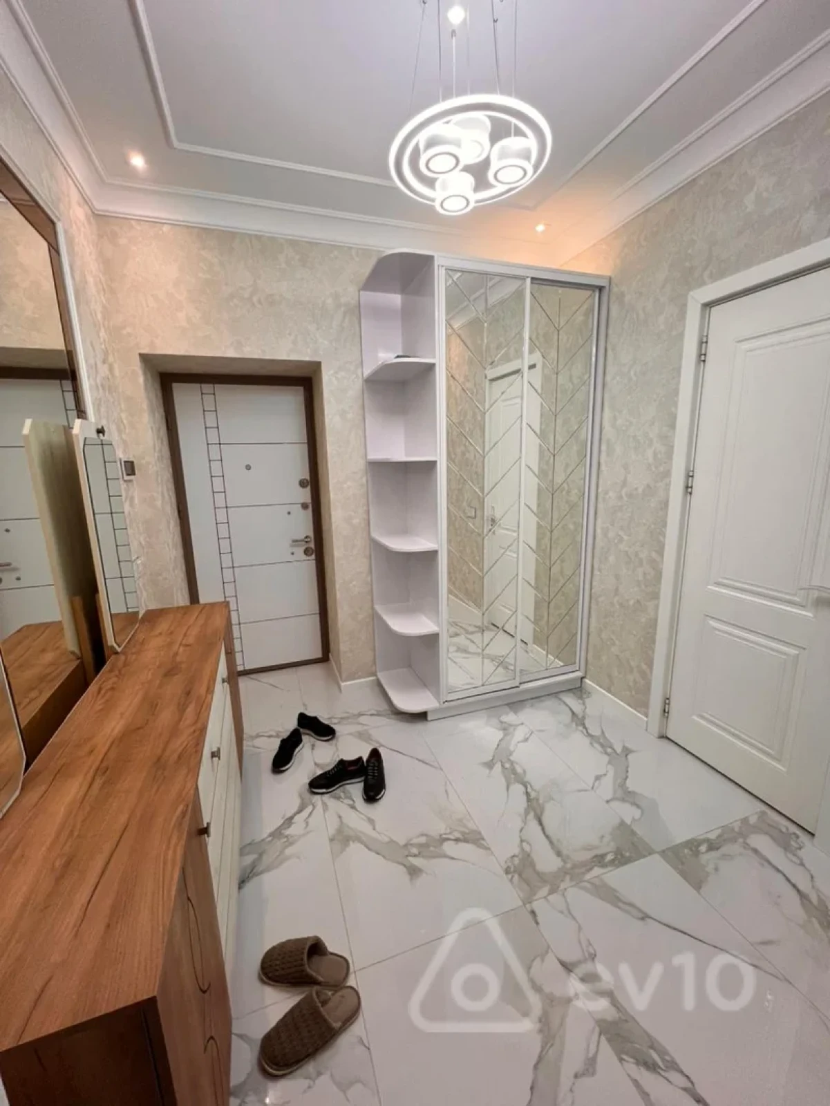 Kirayə verilir 2 otaqlı yeni tikili 66 m²