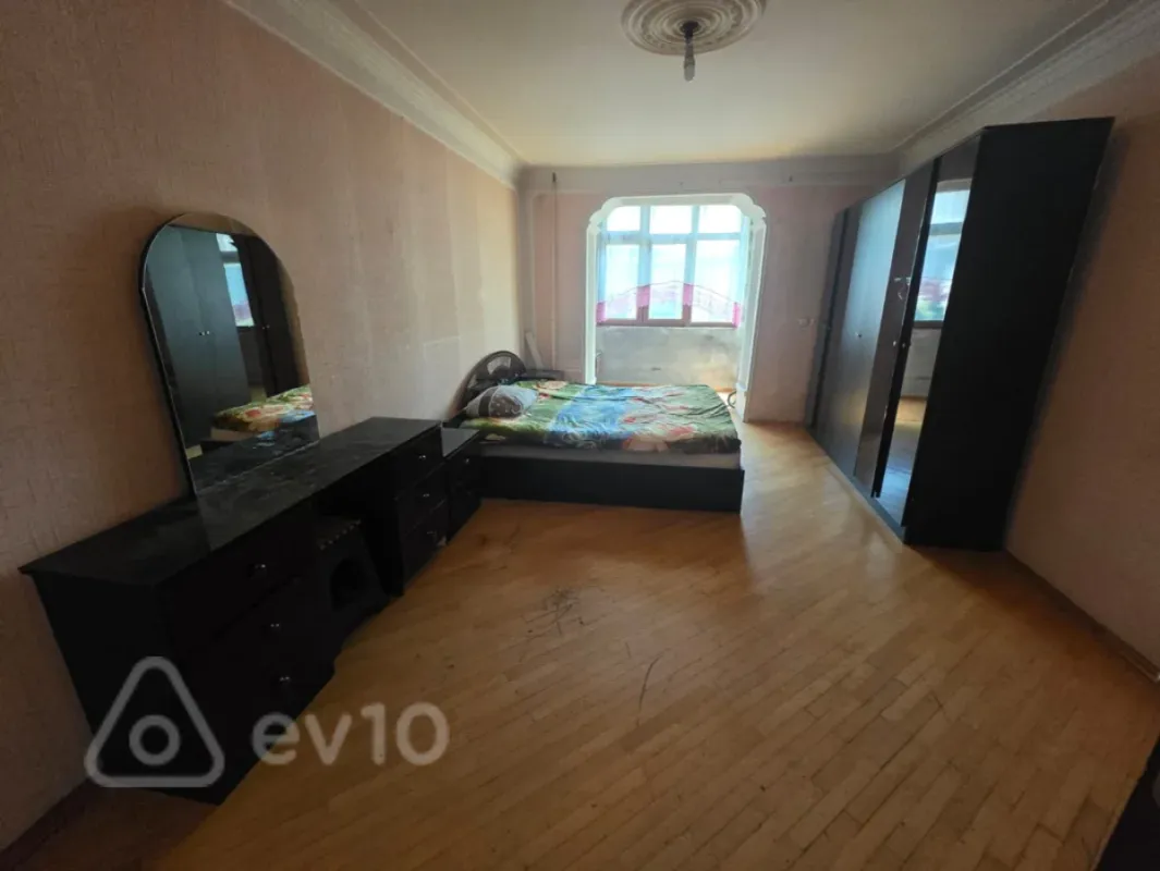 Kirayə verilir 3 otaqlı köhnə tikili 70 m²