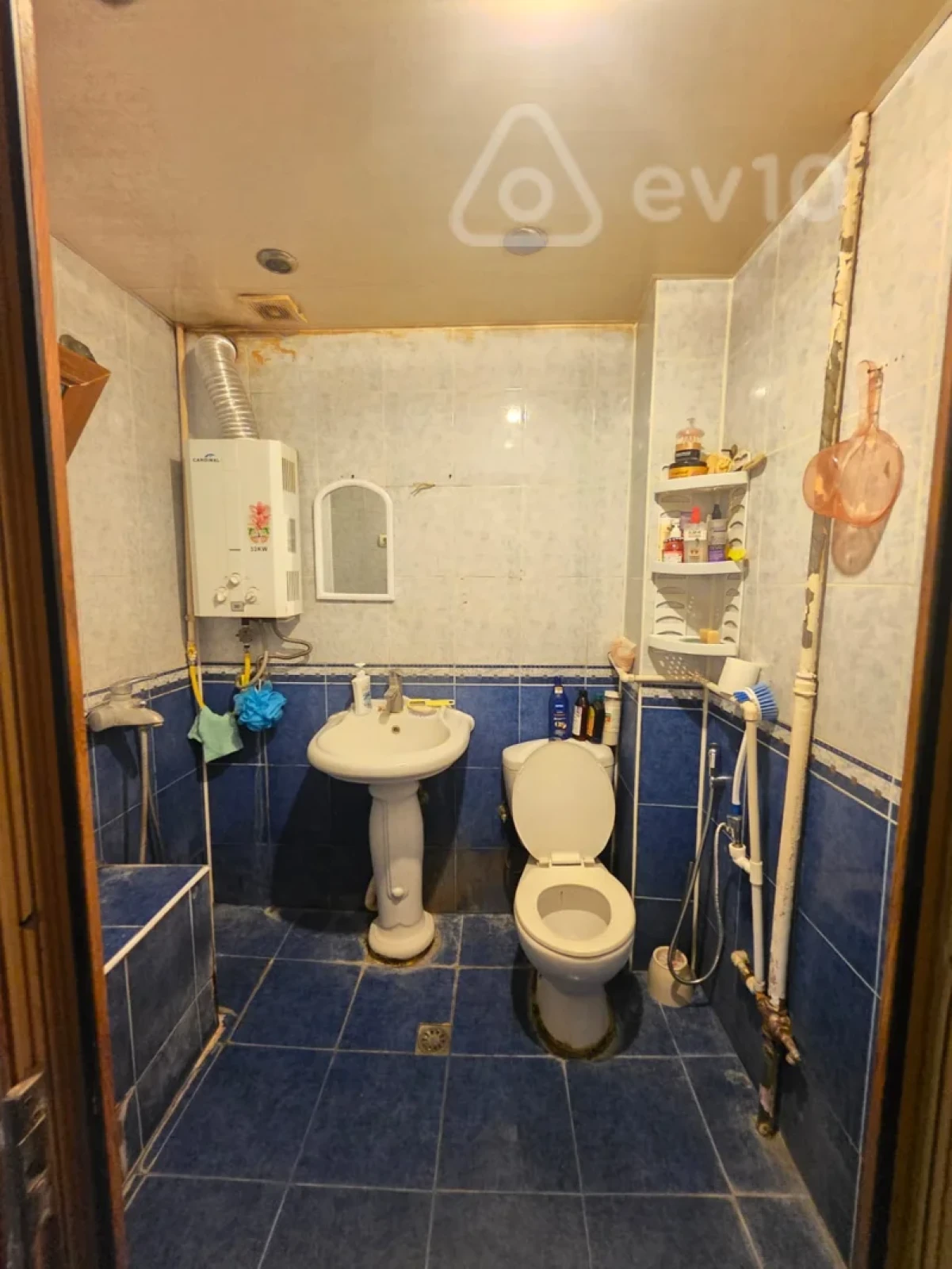 Kirayə verilir 3 otaqlı köhnə tikili 70 m²