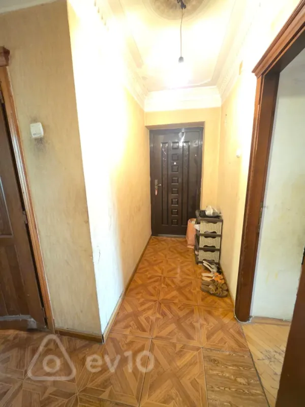 Kirayə verilir 3 otaqlı köhnə tikili 70 m²