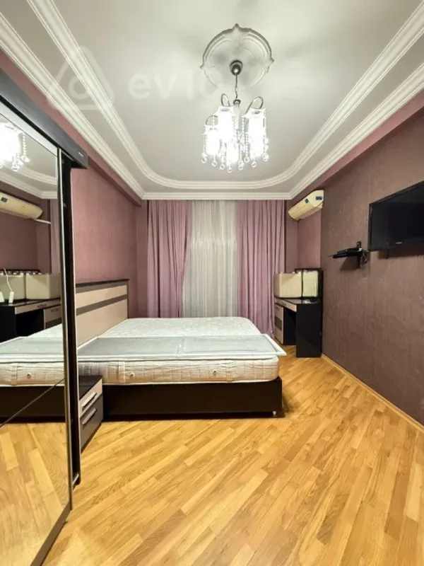 Satılır 3 otaqlı yeni tikili 115 m²