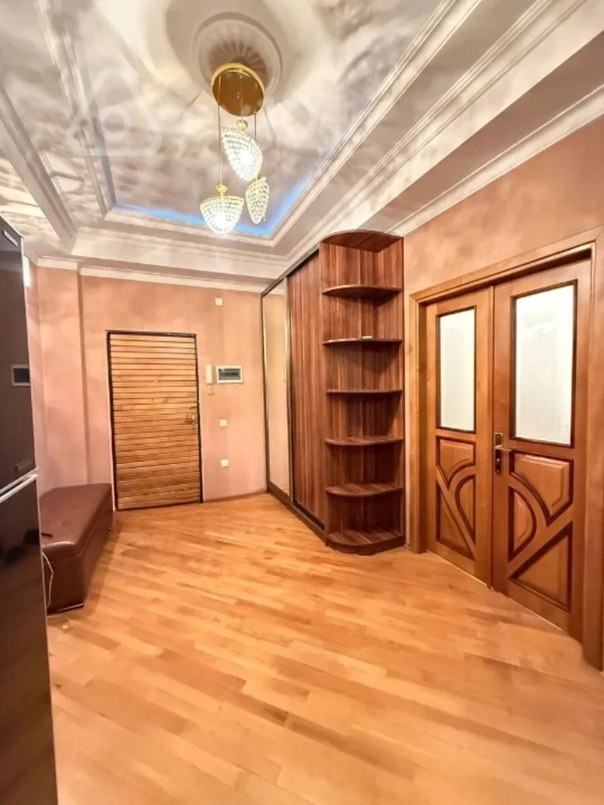 Satılır 3 otaqlı yeni tikili 115 m²