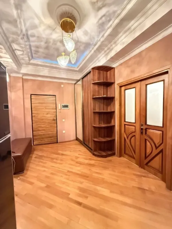 Satılır 3 otaqlı yeni tikili 115 m²