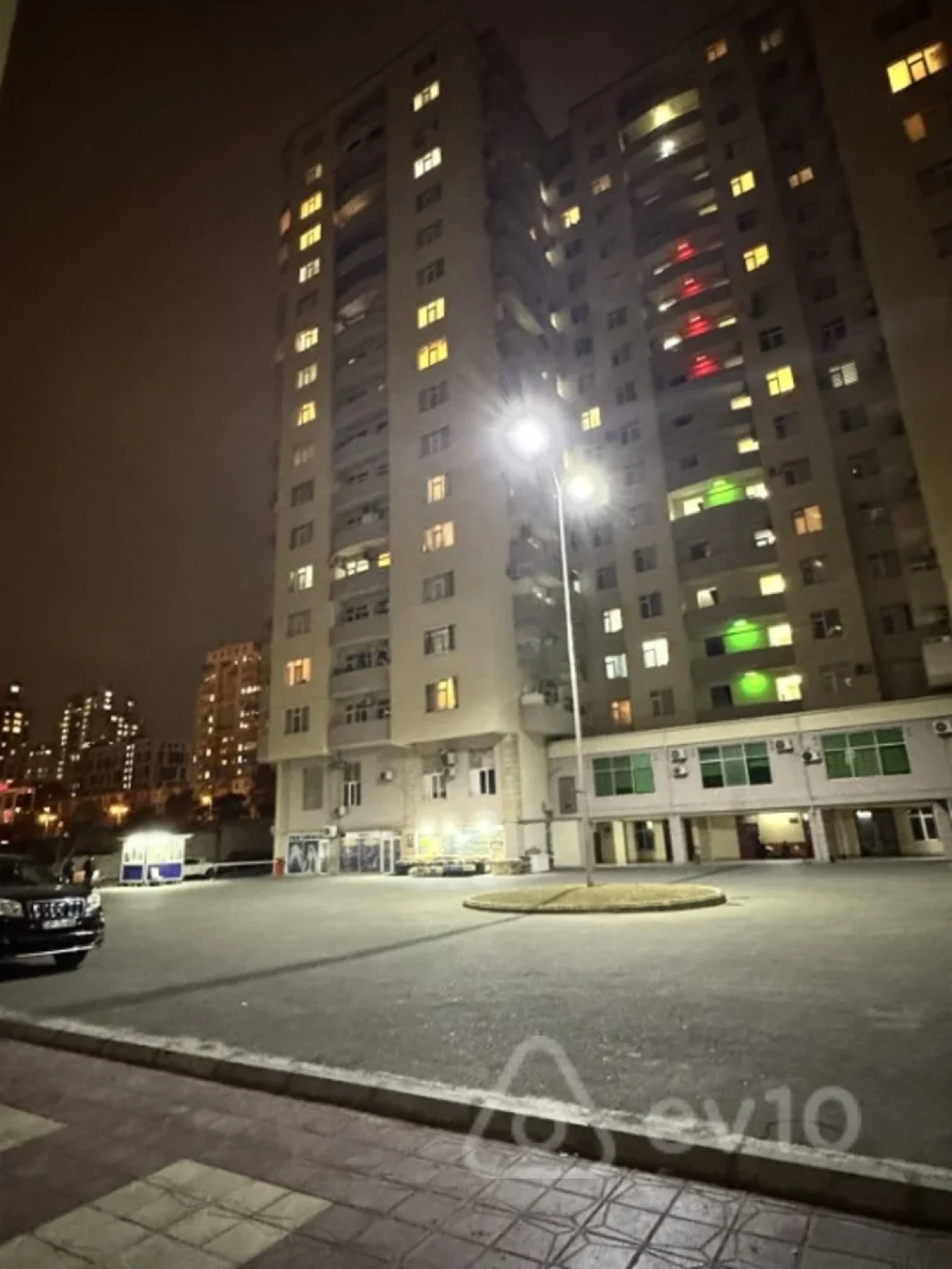 Satılır 3 otaqlı yeni tikili 115 m²