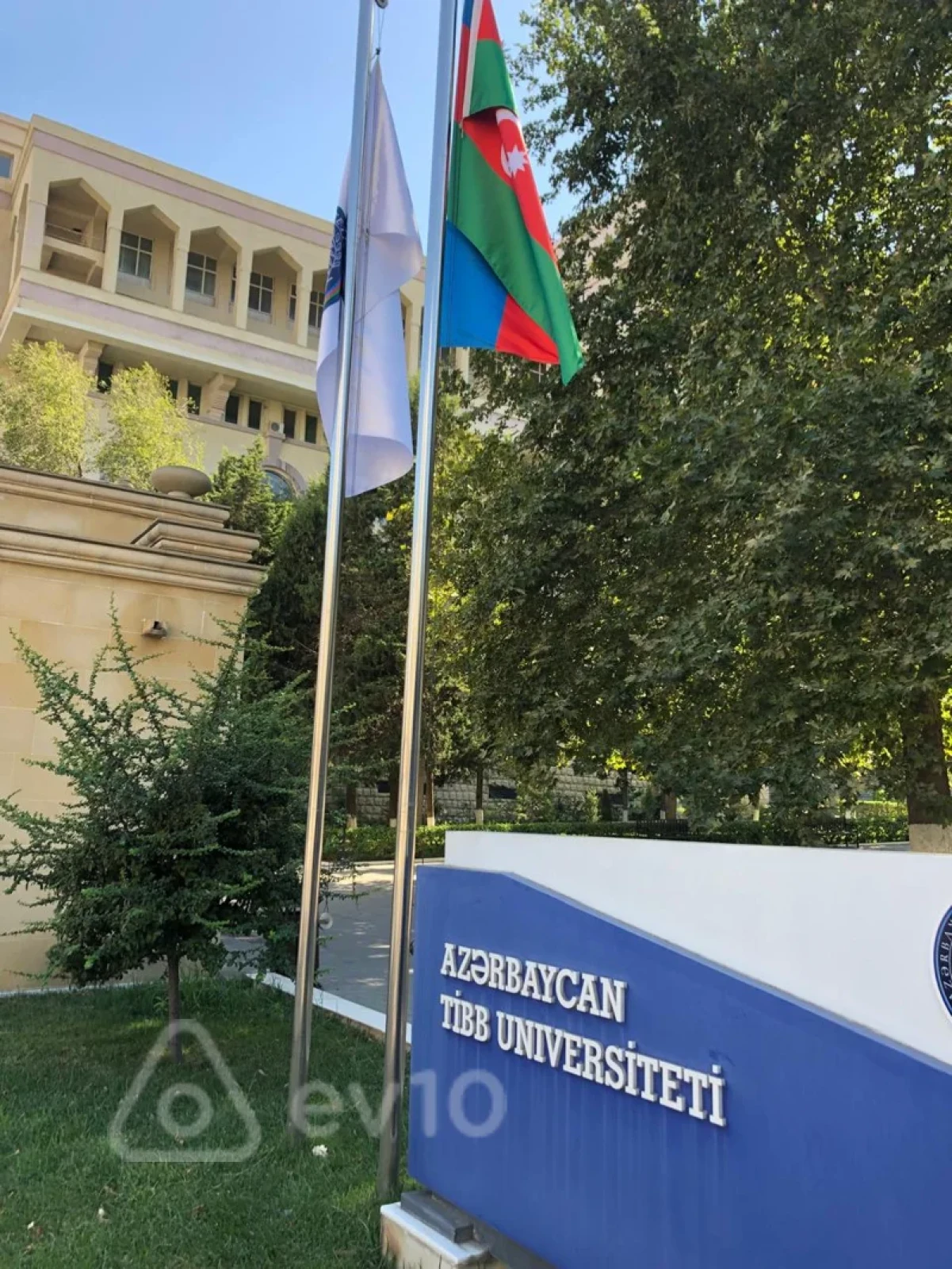 Satılır 2 otaqlı yeni tikili 85 m²