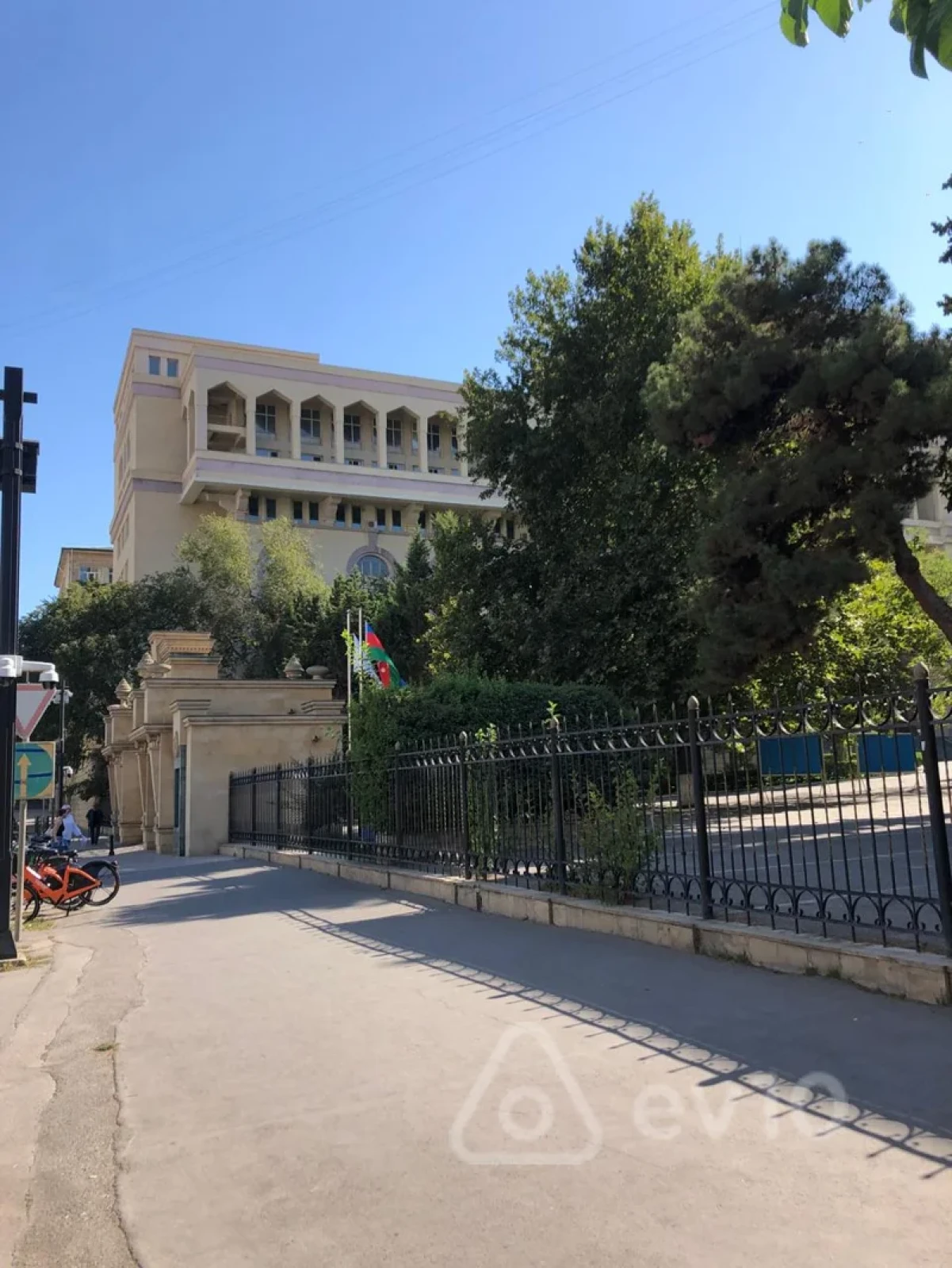 Satılır 2 otaqlı yeni tikili 85 m²