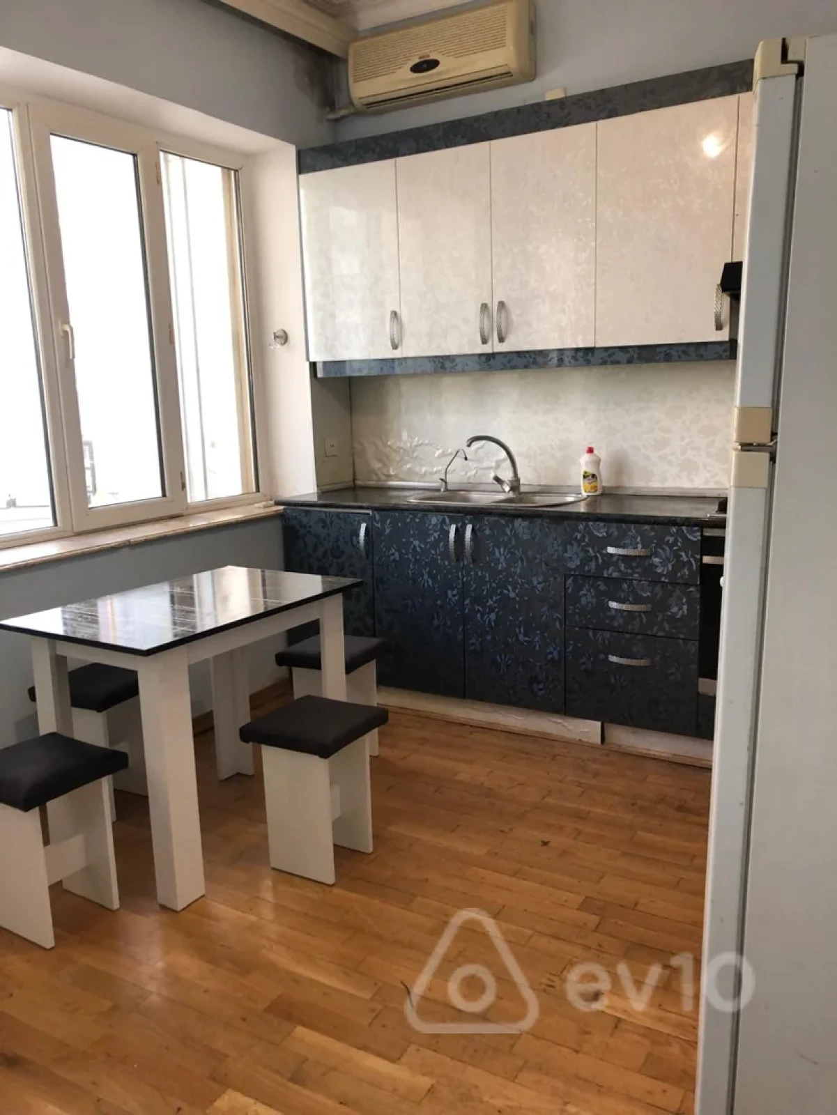Satılır 2 otaqlı yeni tikili 85 m²