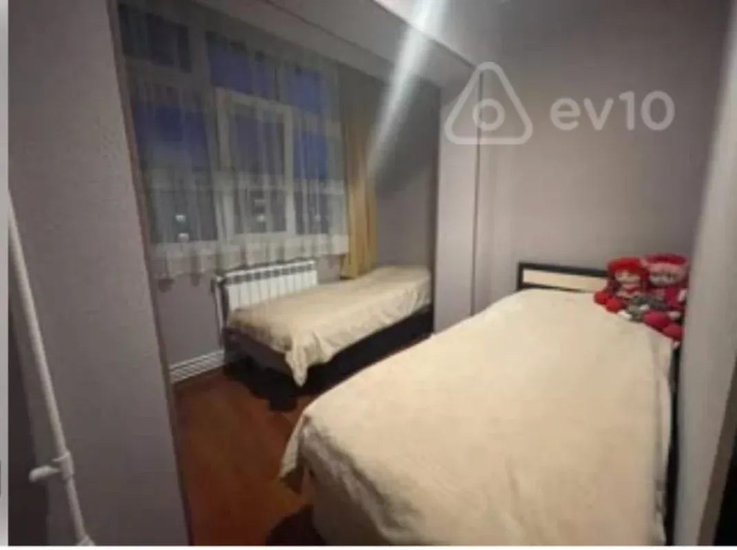 Satılır 3 otaqlı köhnə tikili 60 m²