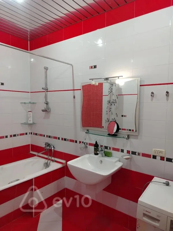 Kirayə verilir 3 otaqlı yeni tikili 165 m²