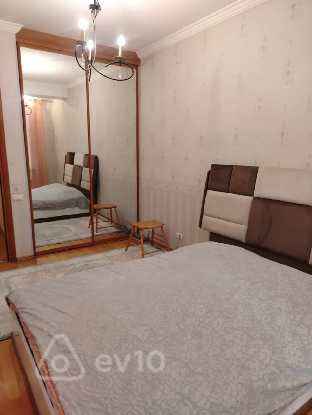 Kirayə verilir 3 otaqlı yeni tikili 165 m²