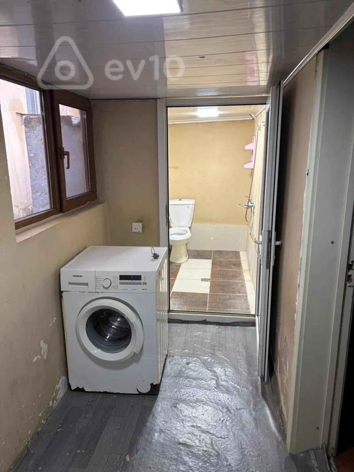 Kirayə verilir 2 otaqlı köhnə tikili 60 m²