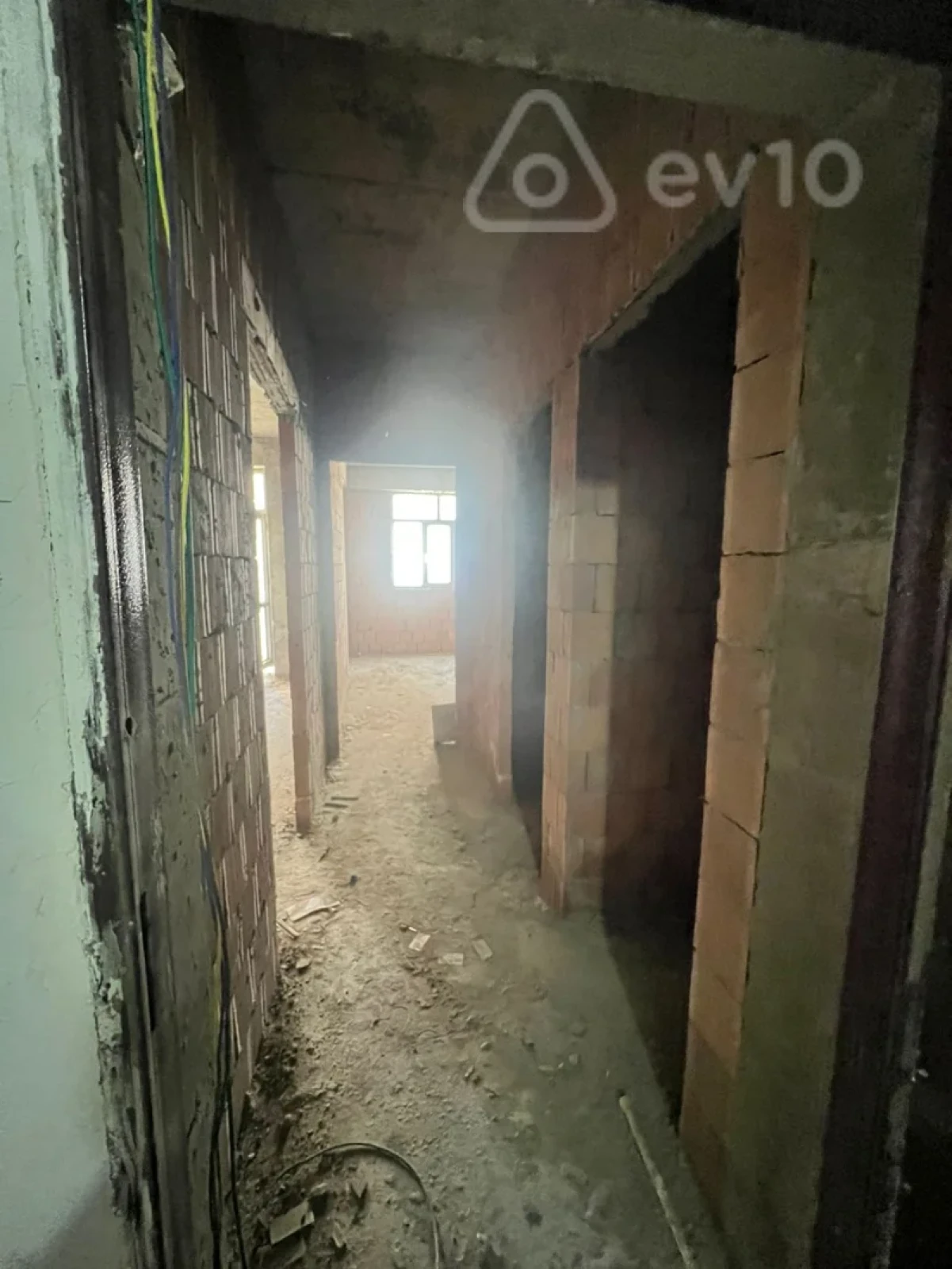 Satılır 2 otaqlı yeni tikili 82 m²