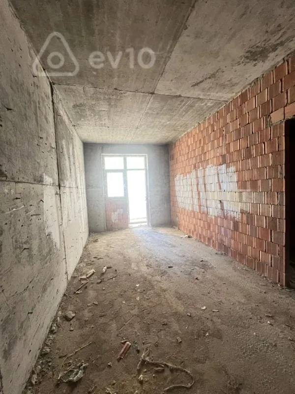 Satılır 2 otaqlı yeni tikili 82 m²