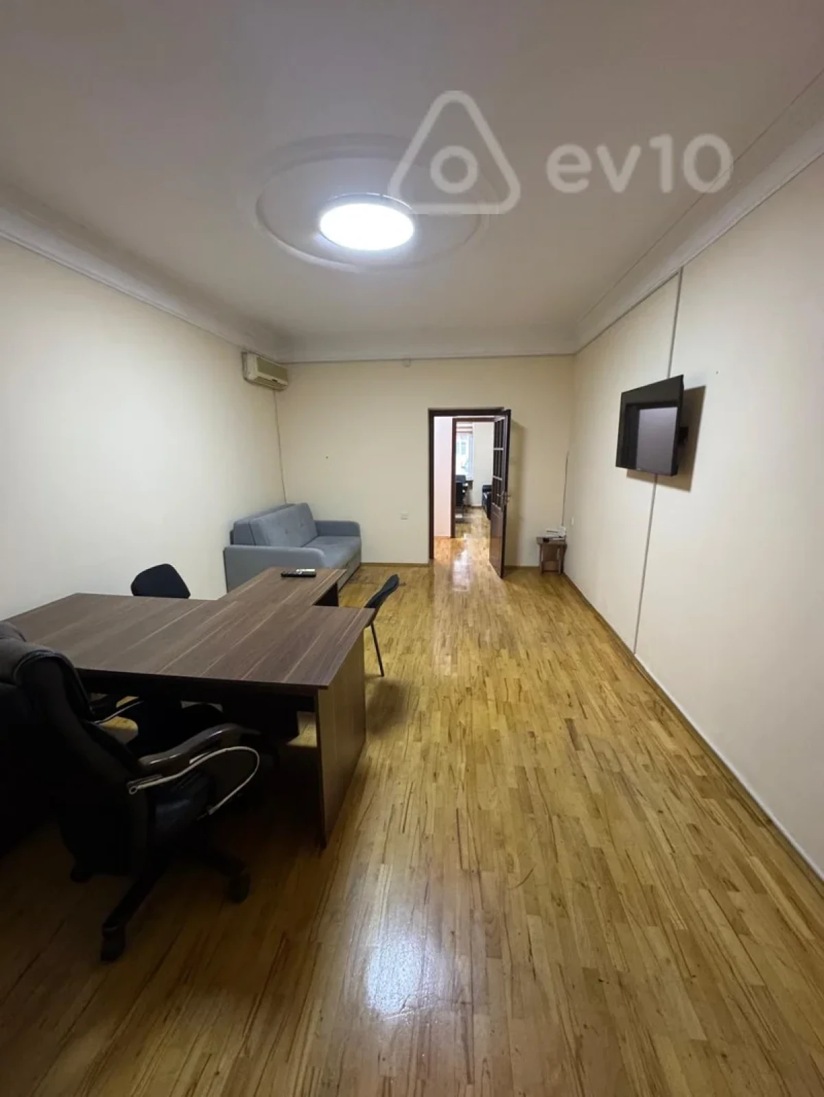 Kirayə verilir 3 otaqlı ofis 90 m²