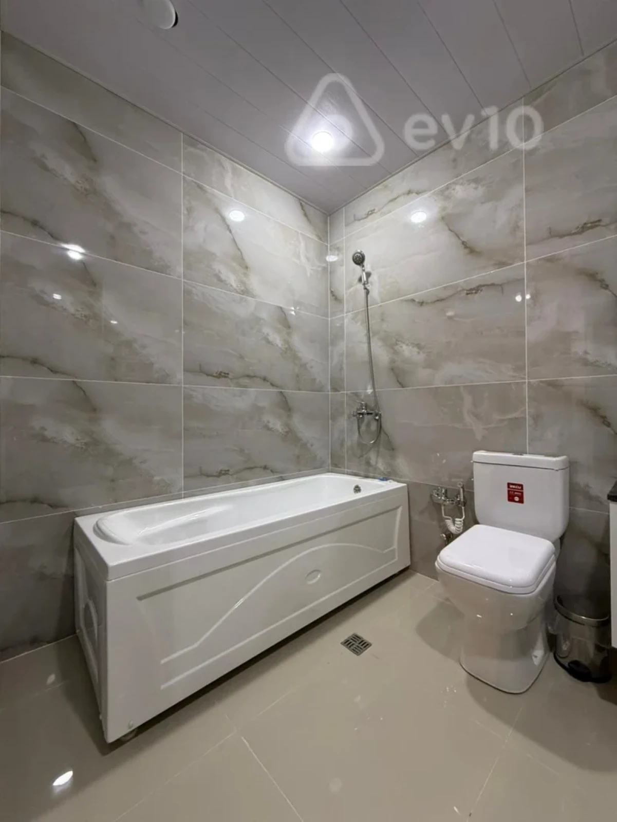 Satılır 3 otaqlı yeni tikili 95 m²