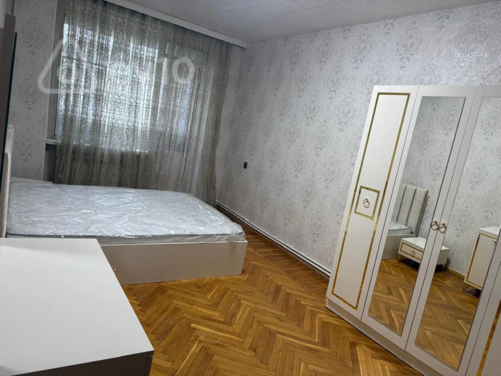 Kirayə verilir 3 otaqlı köhnə tikili 100 m²