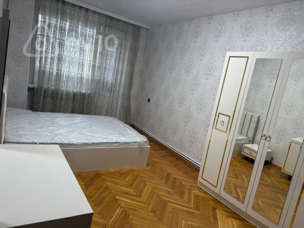 Kirayə verilir 3 otaqlı köhnə tikili 100 m²