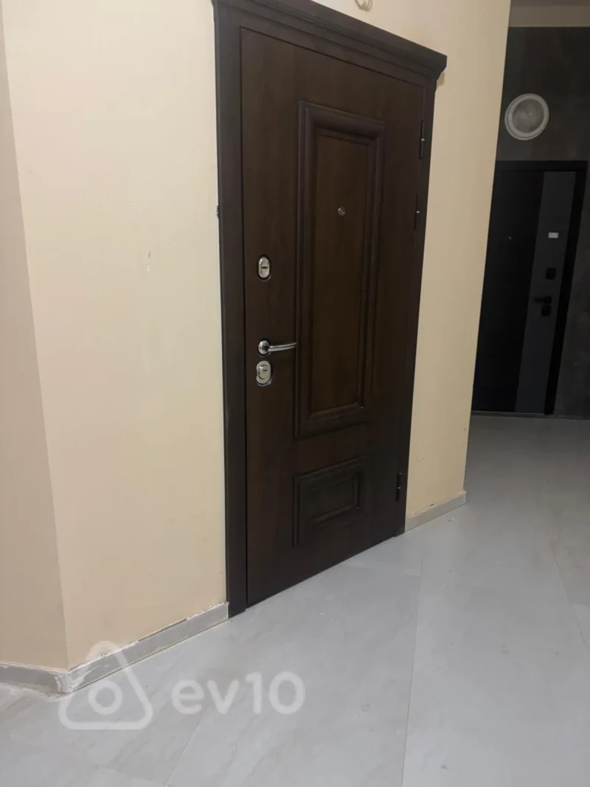 Kirayə verilir 3 otaqlı yeni tikili 75 m²