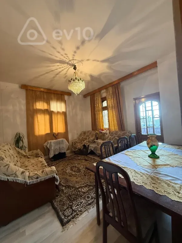 Kirayə verilir 4 otaqlı həyət evi 250 m²