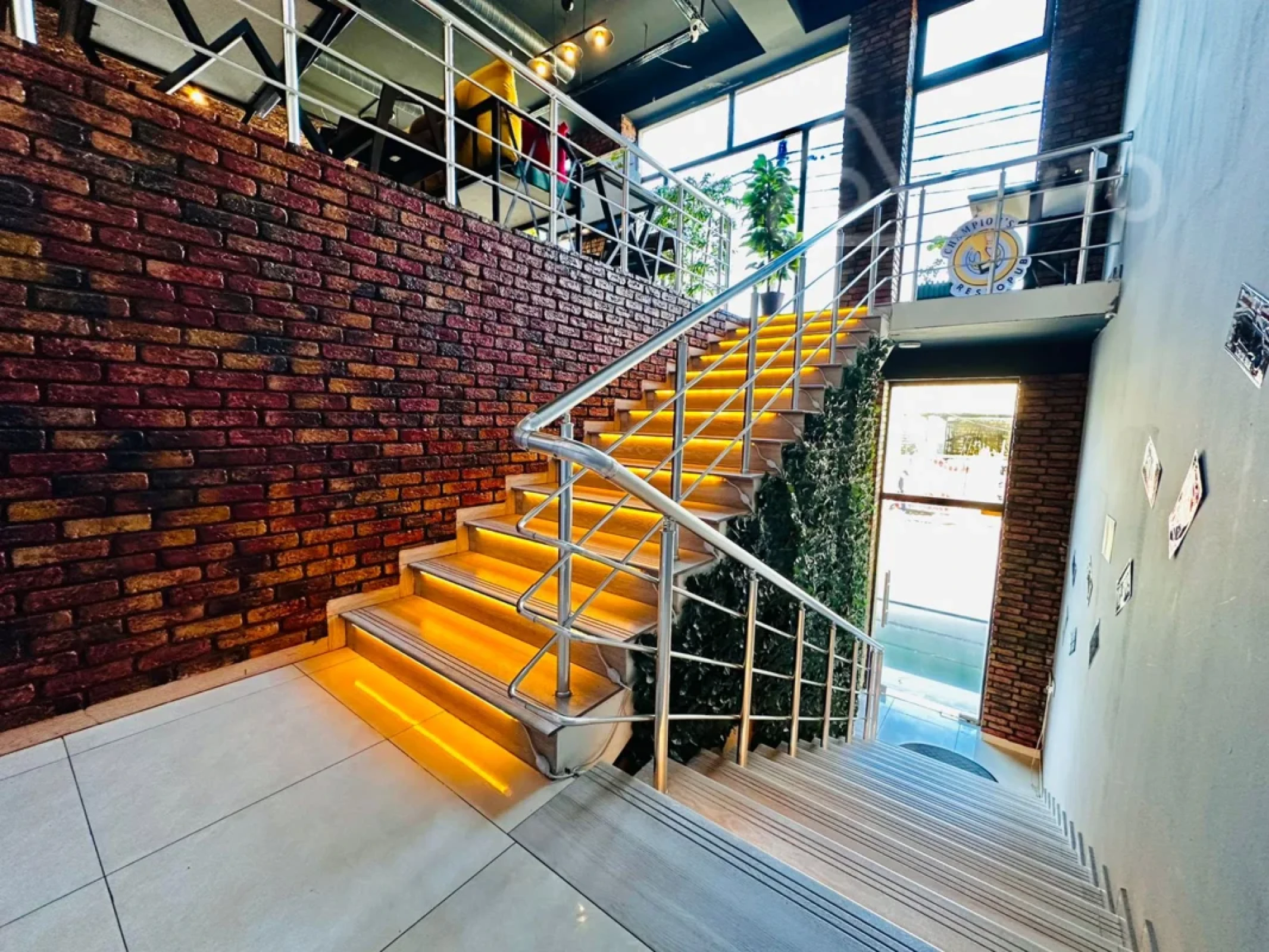 Satılır mənzil 280 m²