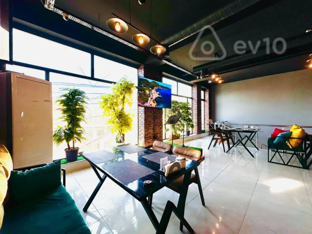 Satılır mənzil 280 m²