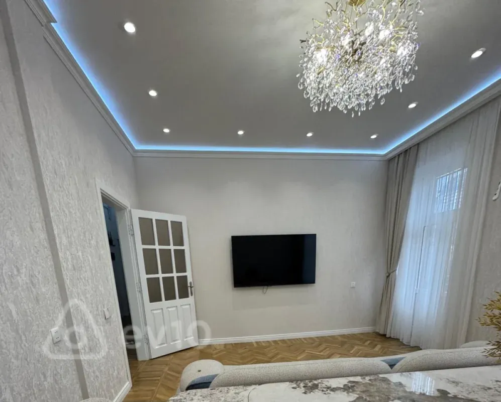 Kirayə verilir 3 otaqlı köhnə tikili 80 m²