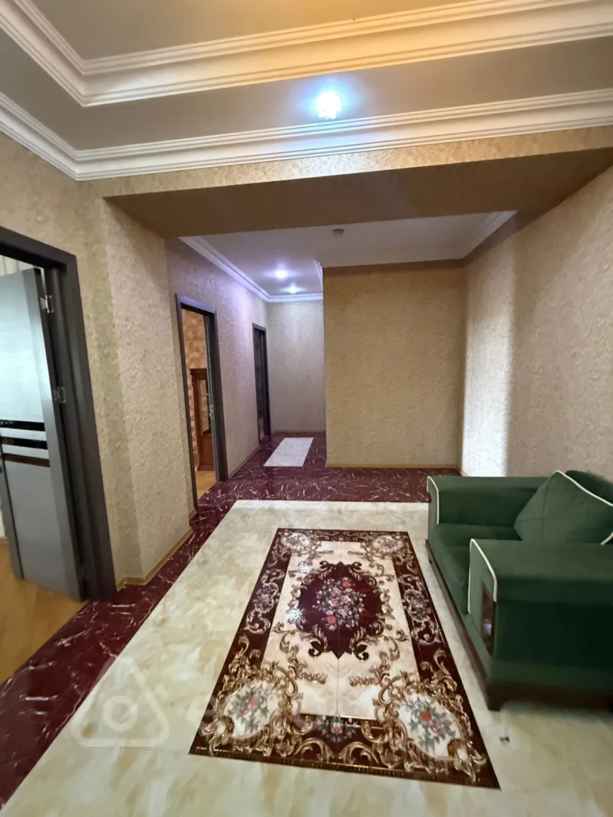 Kirayə verilir 2 otaqlı yeni tikili 109 m²