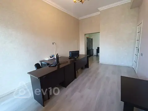 Kirayə verilir 3 otaqlı ofis 110 m²