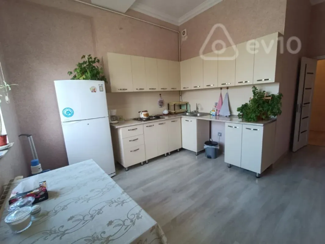 Kirayə verilir 3 otaqlı ofis 110 m²