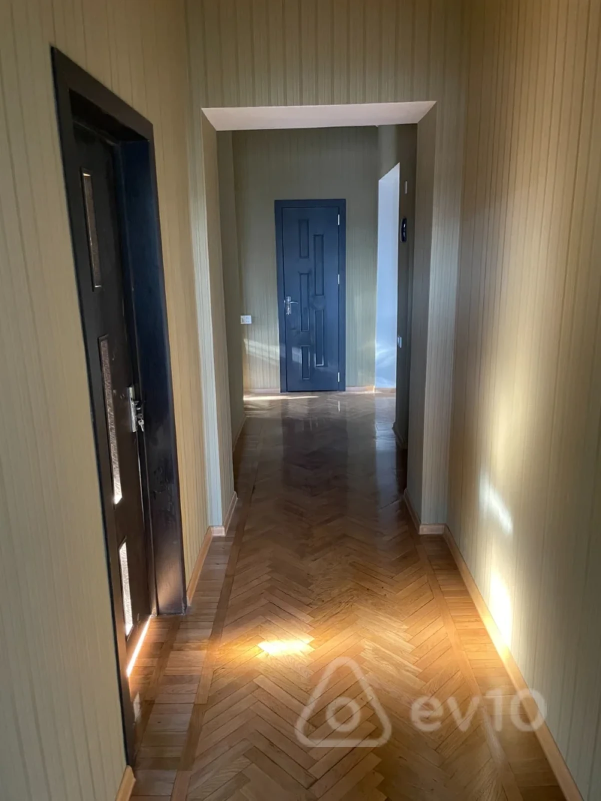 Kirayə verilir 2 otaqlı köhnə tikili 65 m²