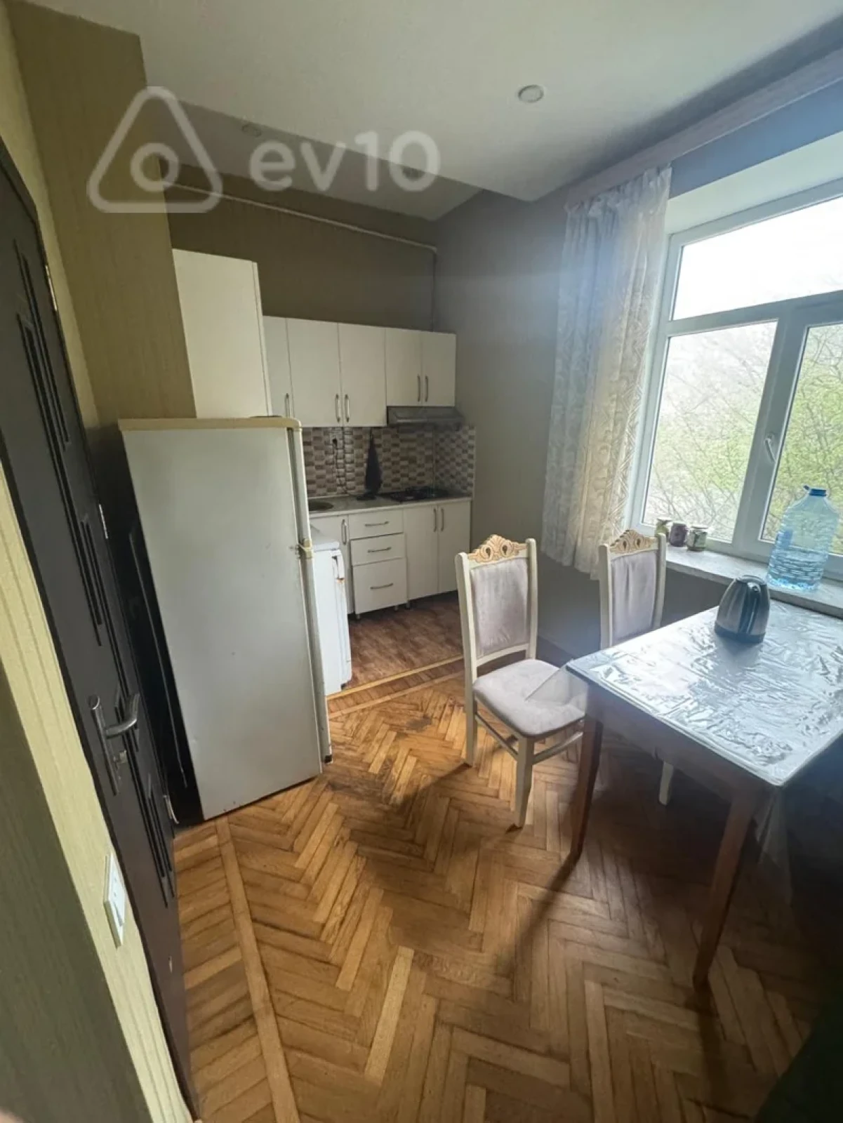 Kirayə verilir 2 otaqlı köhnə tikili 65 m²