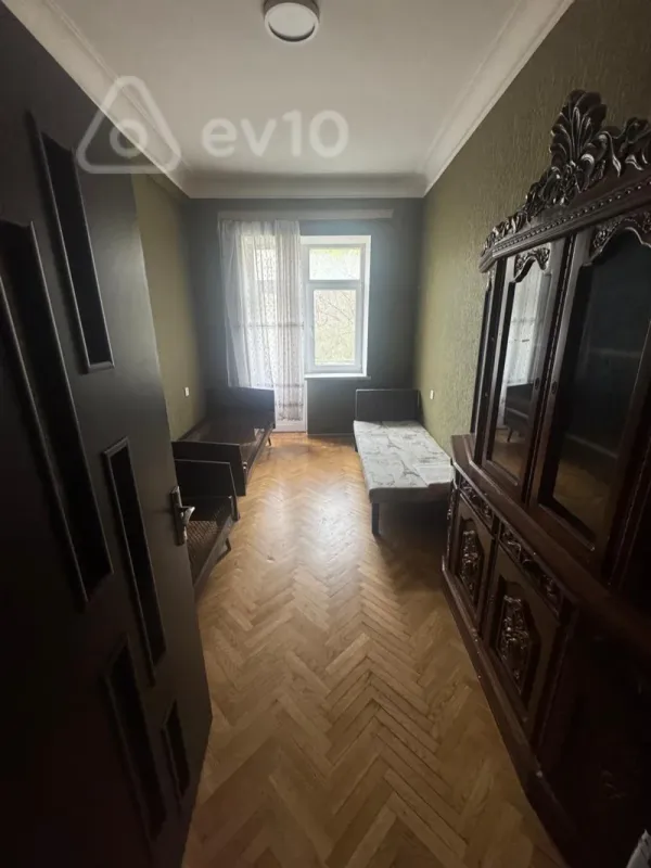 Kirayə verilir 2 otaqlı köhnə tikili 65 m²