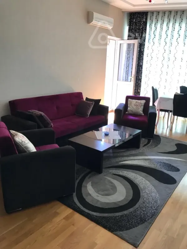 Kirayə verilir 2 otaqlı yeni tikili 95 m²