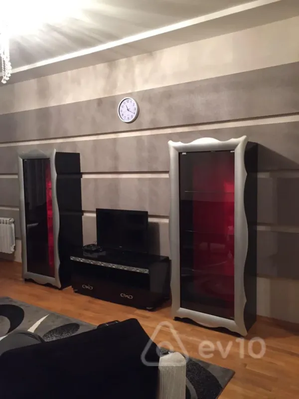 Kirayə verilir 2 otaqlı yeni tikili 95 m²